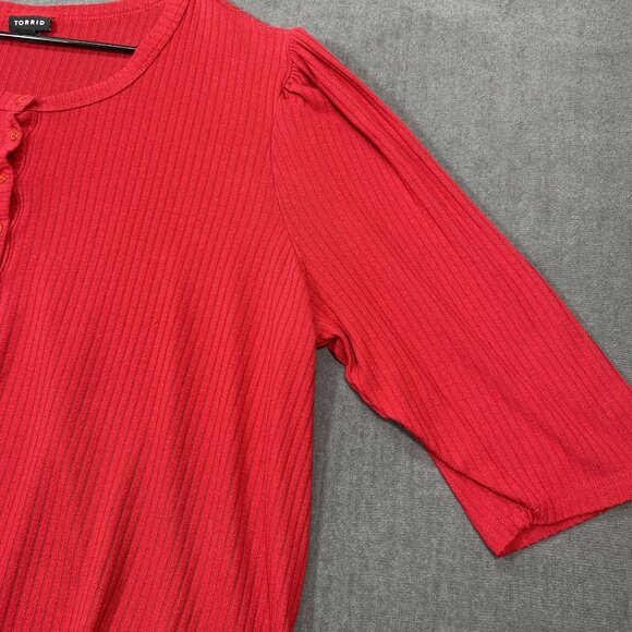 Torrid Red Ribbed 3/4 Sleeve Button Henley Top Plus Size 4 Blouse Womens - Picture 2 of 11